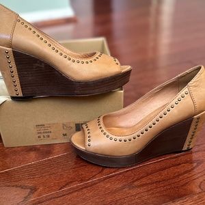 Trask Reina brown leather peep toe wedge